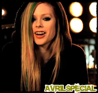 Smile é o segundo single de Goodbye Lullaby?